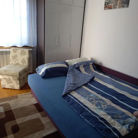 Simon Apartment *