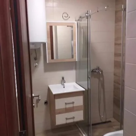 Simon Apartment *