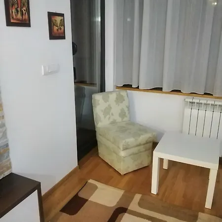 Simon Apartment *